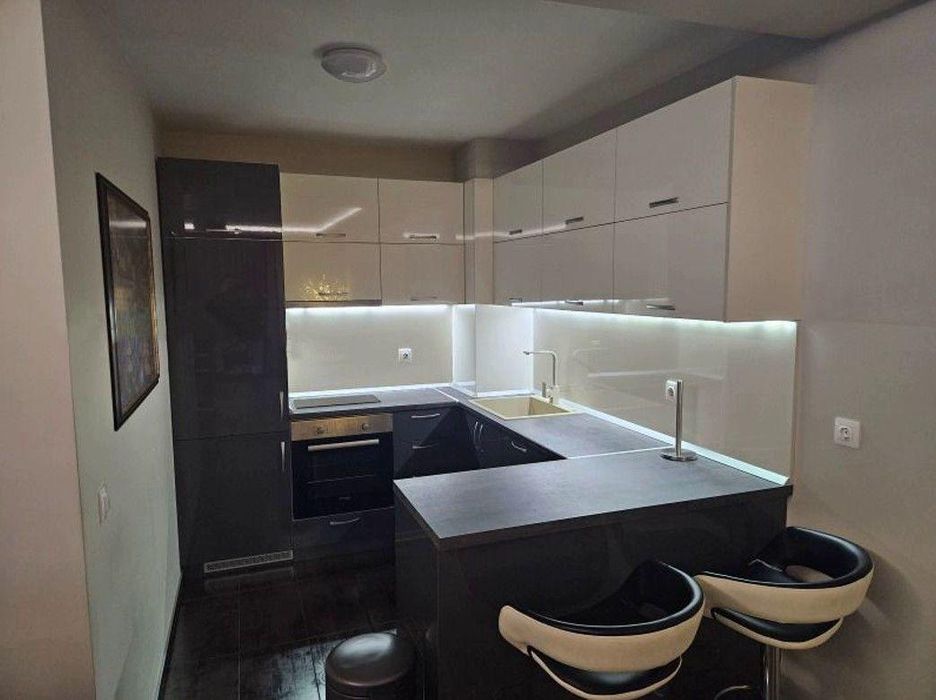 Дава се под наем Двустаен апартамент в София, Витоша - 74 кв.м за 747.66 € - Снимка #3