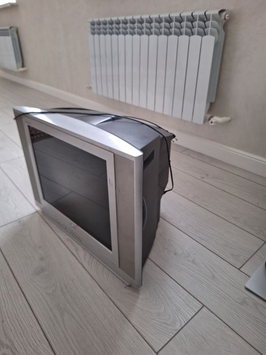 Телевизор цветной 7000  теңге