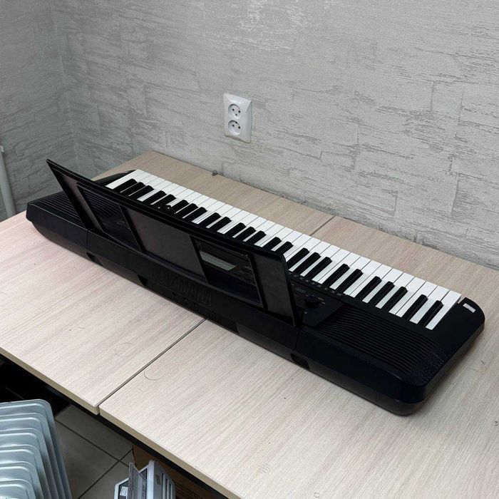 Синтезатор YAMAHA PSR-E273 / sk151391