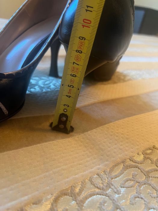 Pantofi decupati marime 38