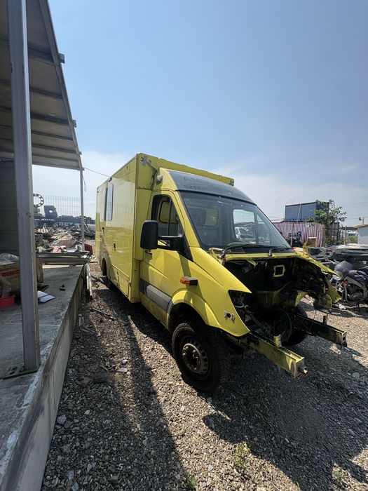 Dezmebrez sprinter ambulanta