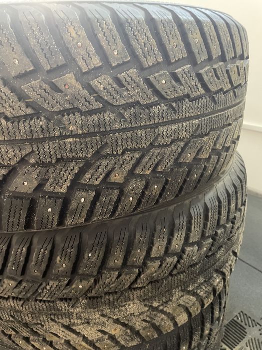 Зимние шины 265/65/17