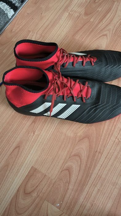 Ghete Fotbal Adidas Predator Negru cu Rosu Mărimea 46