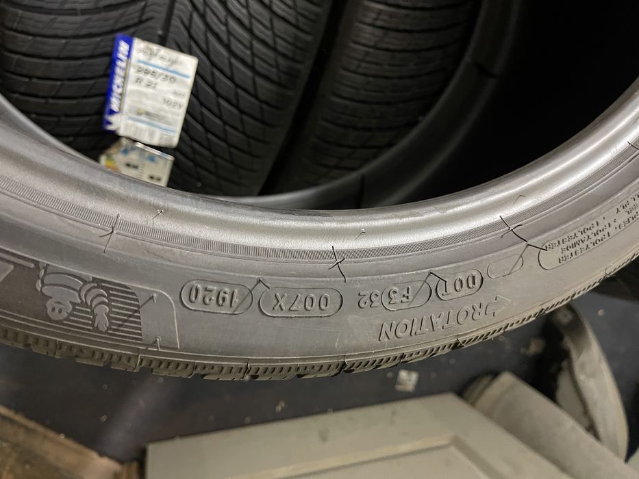 4 Anvelope Noi de iarna Michelin 295/30/21 dot 2020
