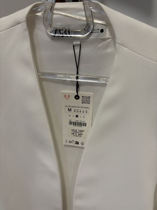 Дамско бяло сако Zara