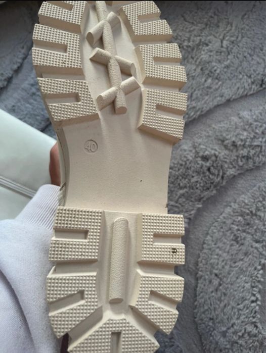 Cizme lungi pana la genunchi