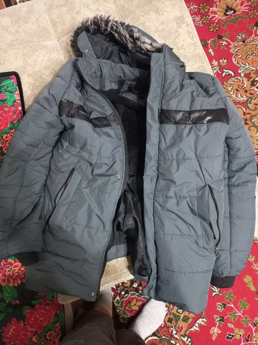 Мужская ветровка в хорошем состоянии