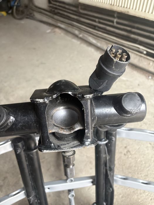 Стойка за колела за теглич