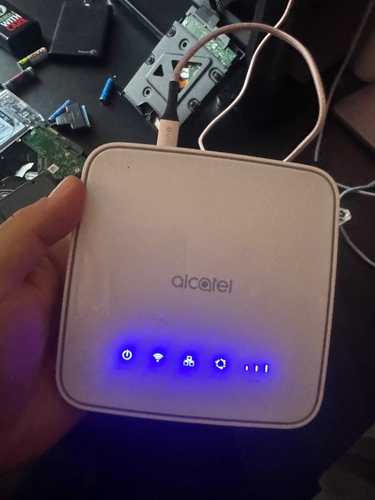 Router Alcatel HH40V LTE Home Station, Wi-Fi și 2 porturi LAN