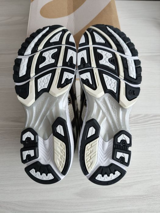 Asics gel kayano 14 cream/black 42.5 EU