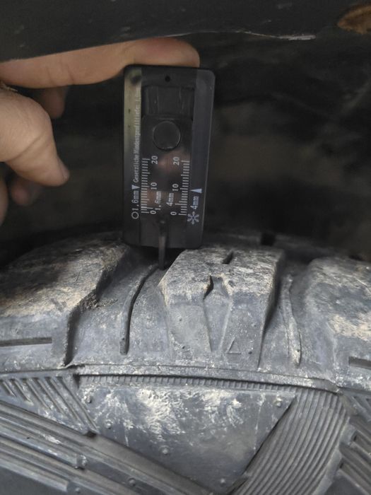 4 броя гуми 235/75/15 Kumho с джанти 5х139.7 за фероза, витара, джимни