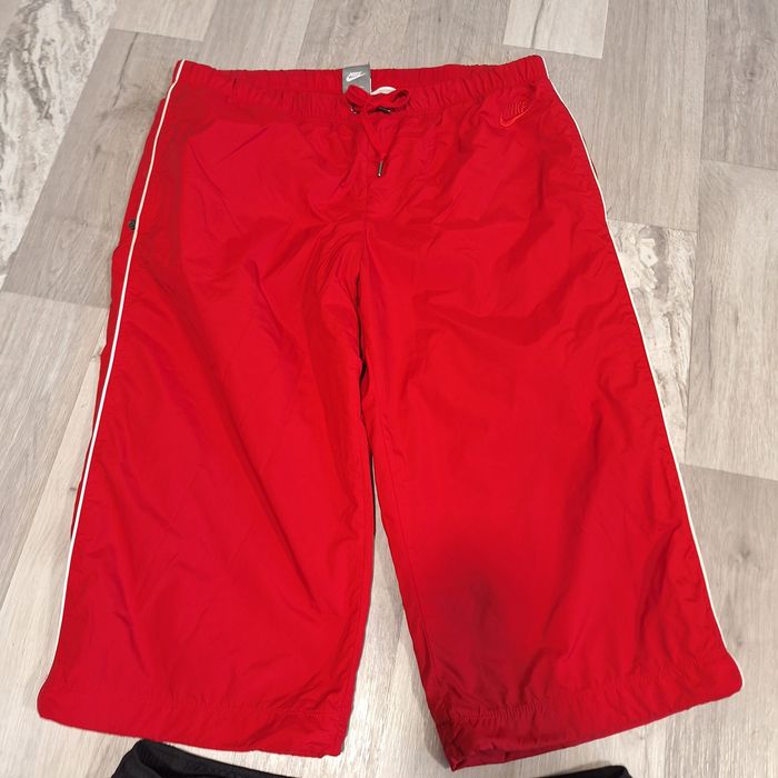 Pantaloni scurți Nike Dri-Fit mărimea XL si Pantaloni treisfert Nike rosu mărimea XL