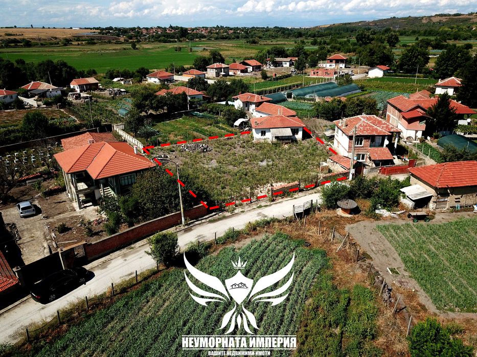 Продавам едноетажна къща с постройки 120РЗП с 997кв двор село Ахматово