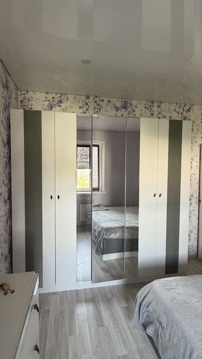 Продам спальный гарнитур