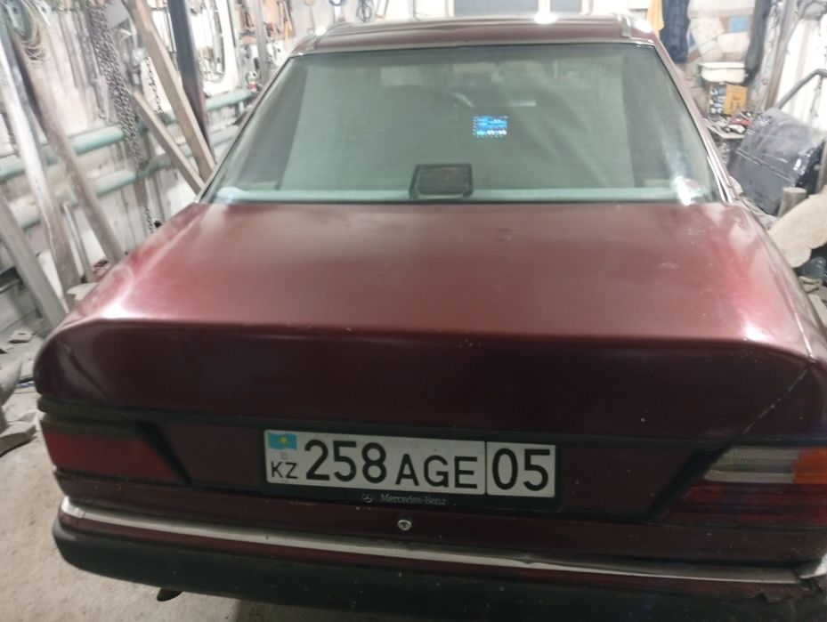 Продам Мерседес 124