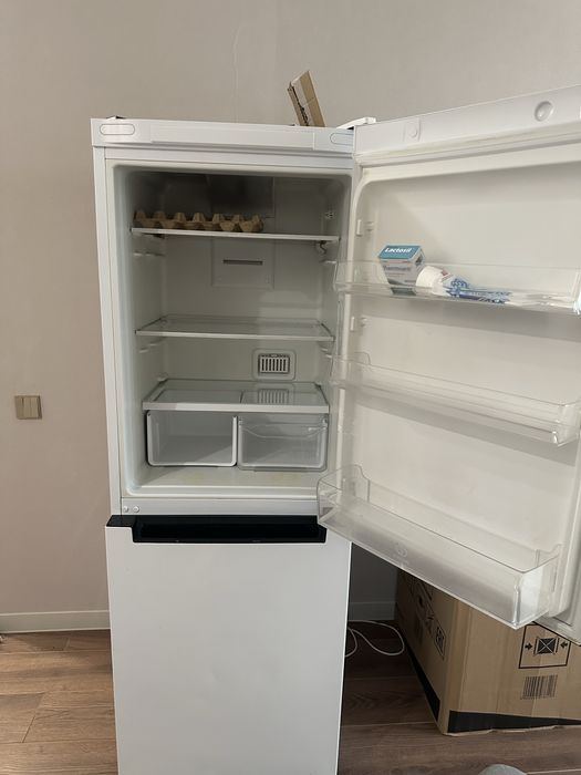 Бу холодильник indesit