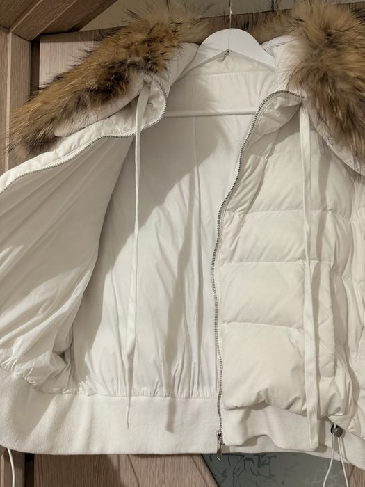 Дамско яке с яка от естествен косъм