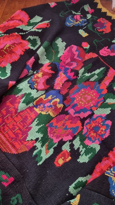 Vând coverturi de pat traditionale !!