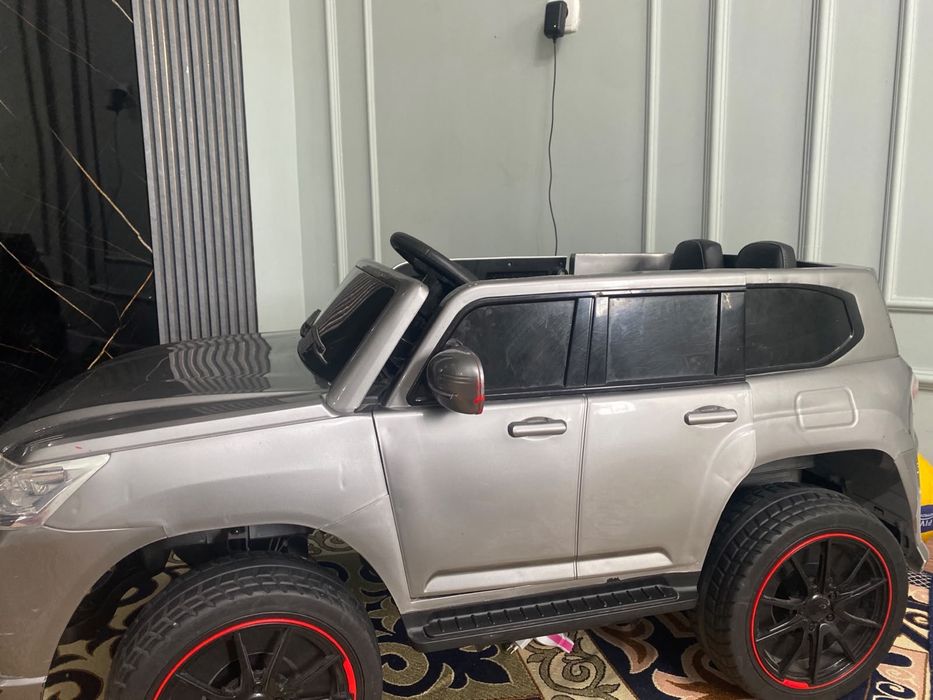 Балаларға арналған электромобиль Lexus LX 570