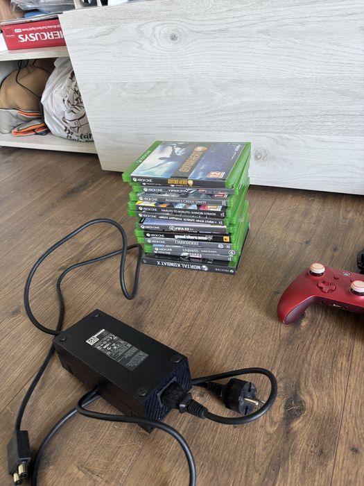Xbox one + 2 controllere + jocuri