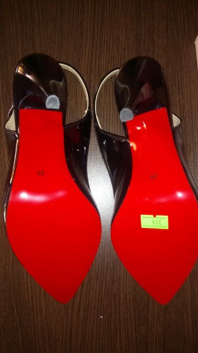 Дамски лачени обувки