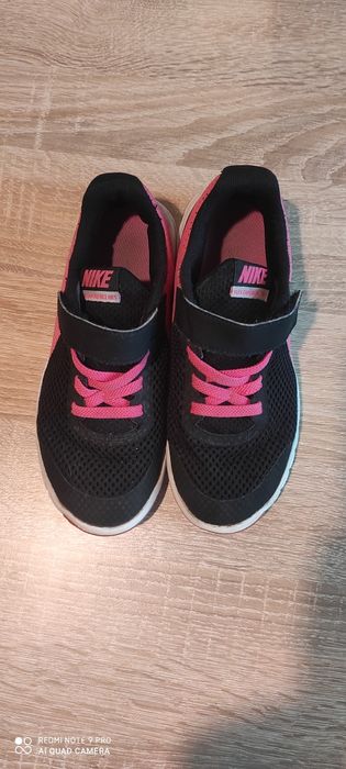 Детски кецове и маратонки NIKE