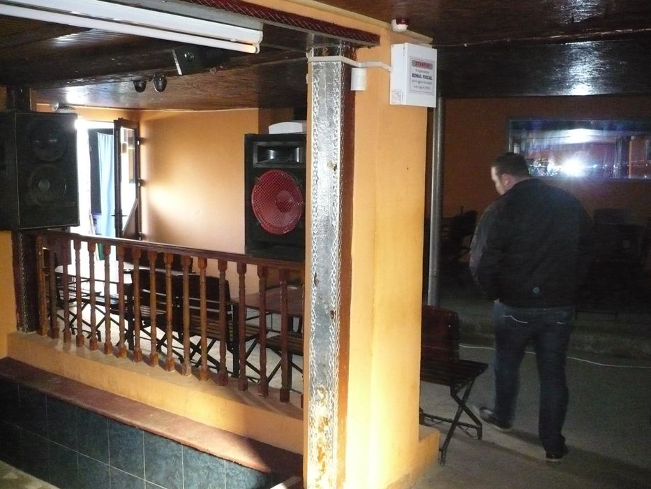 Chirie spatiu sat Costești