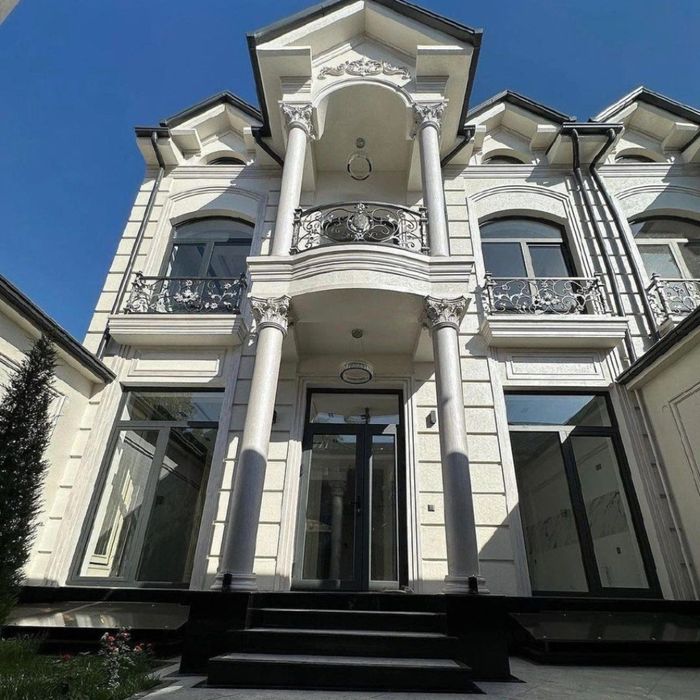 Sorochna xovli sotiladi 8xonali 250kv