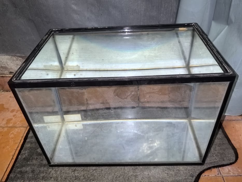 аквариум с обем 35л