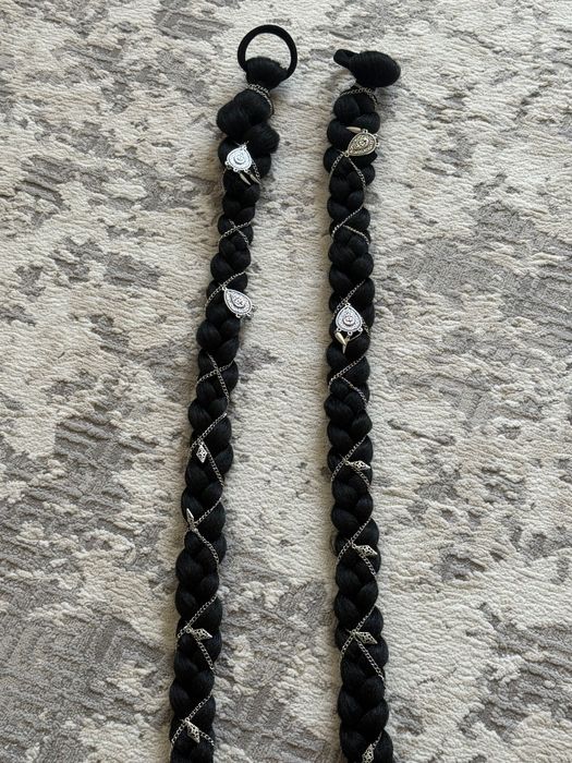 Бұрым шашбауымен, Косы