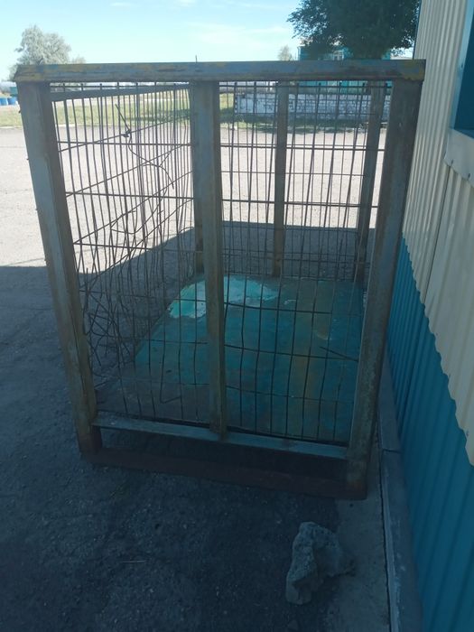 Продам сетку металлическую.