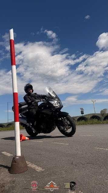 Suzuki V-Strom 650 -stare foarte buna + topcase inclus