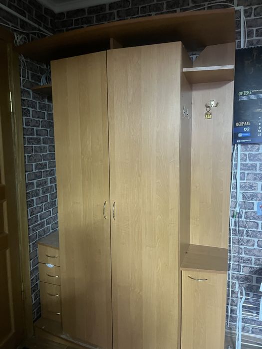 Прихожая, отдам без оплаты