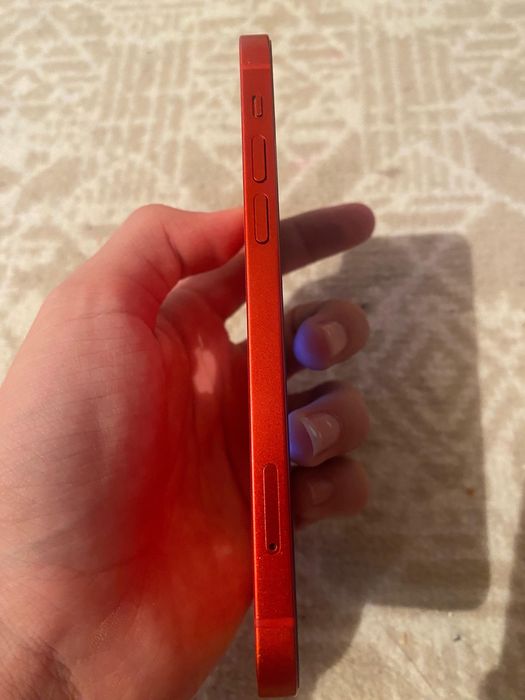 Iphone 12.