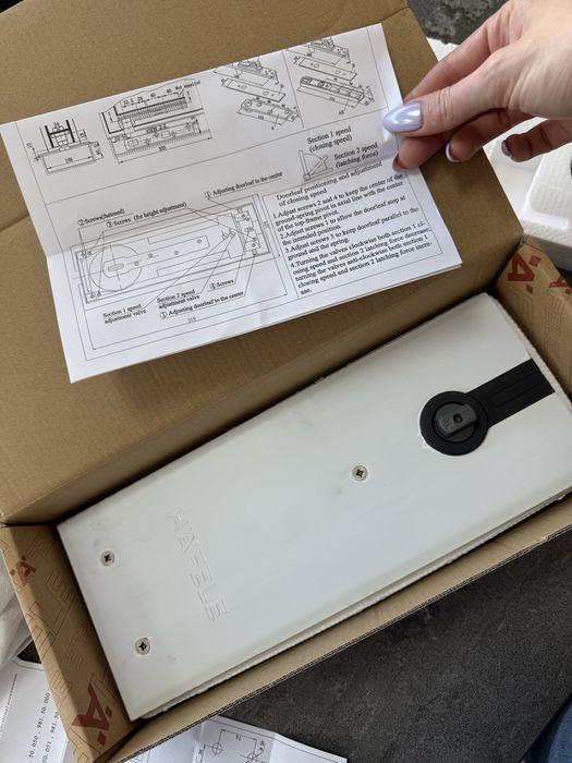 Механизъм за стъклена врата