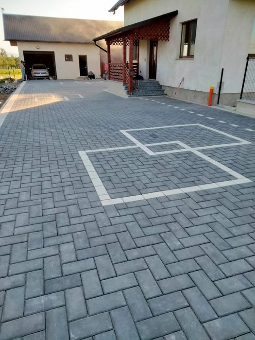 Meseriași/constructori
