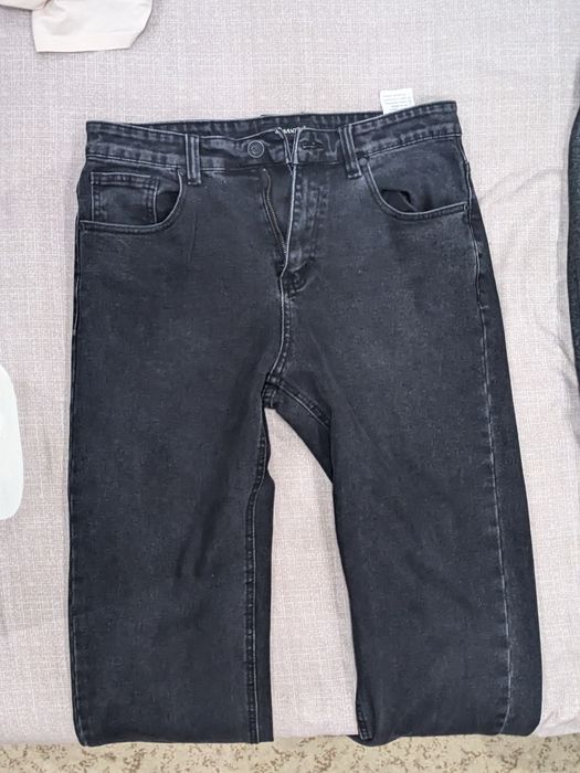 Чёрные джинсы regular fit