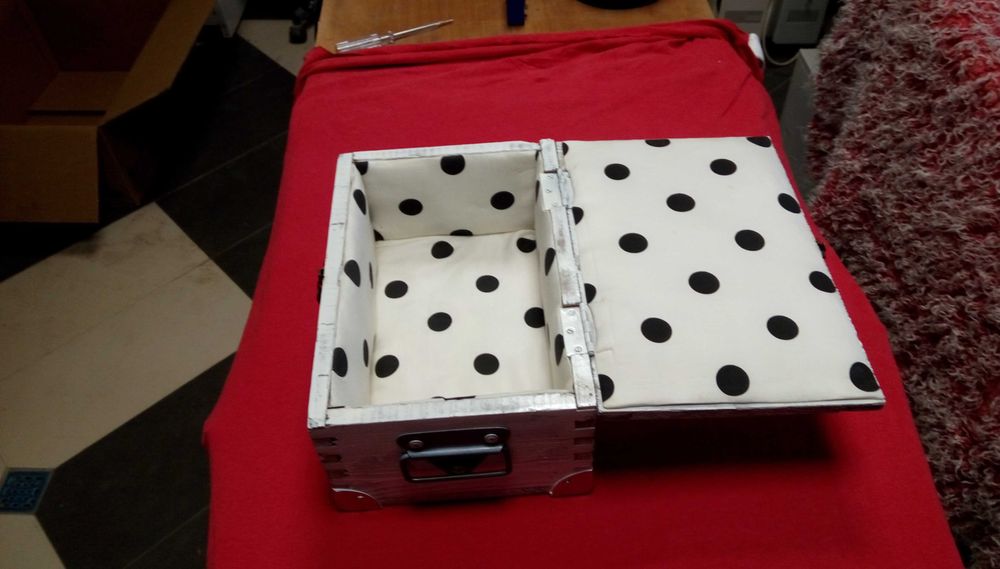 Декоративна кутия, съндъче стил винтидж - промишлен дизайн