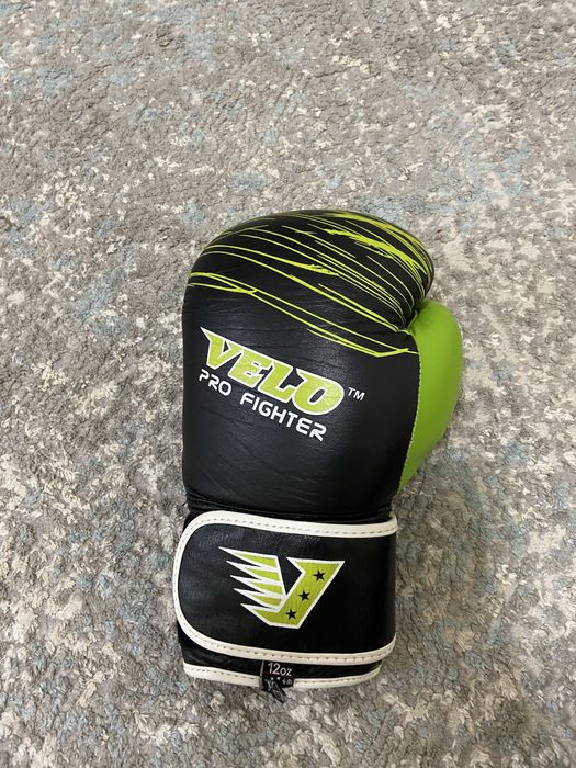 Перчатки боксерские VELO