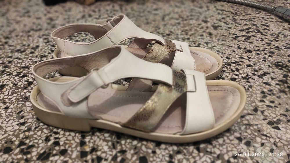 Дамски САНДАЛИ бели със златисто ест. Кожа, н. 39