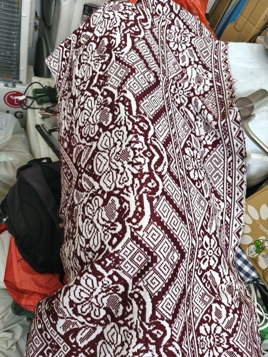 Pătură lana,fete perne brodate,transversa  tesută