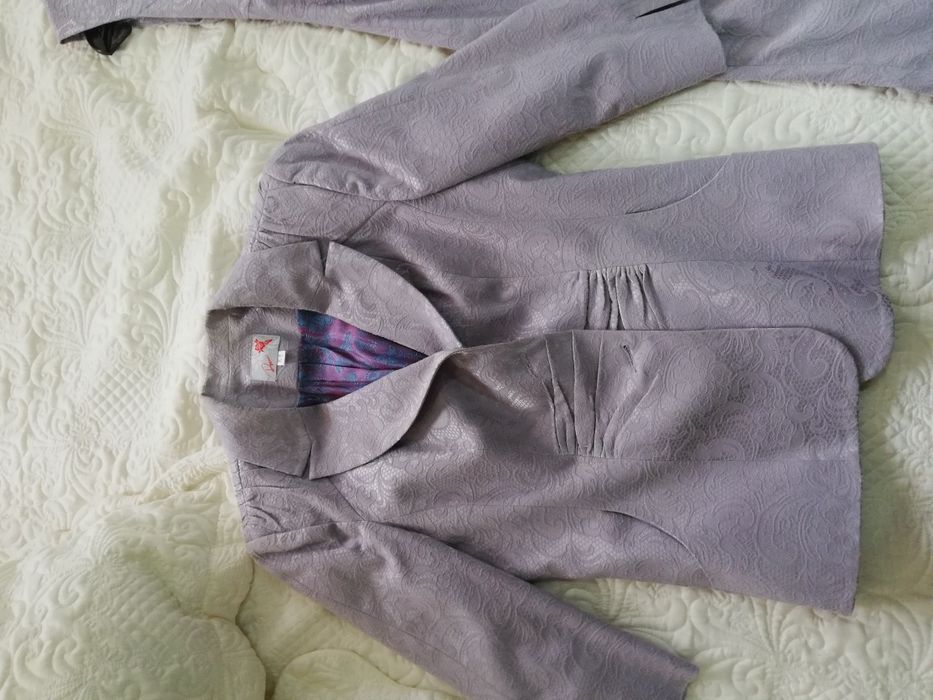 Дамски костюм РОСИ, Български