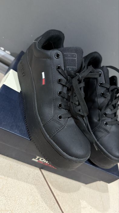 Сникърси естествена кожа Tommy Hilfiger