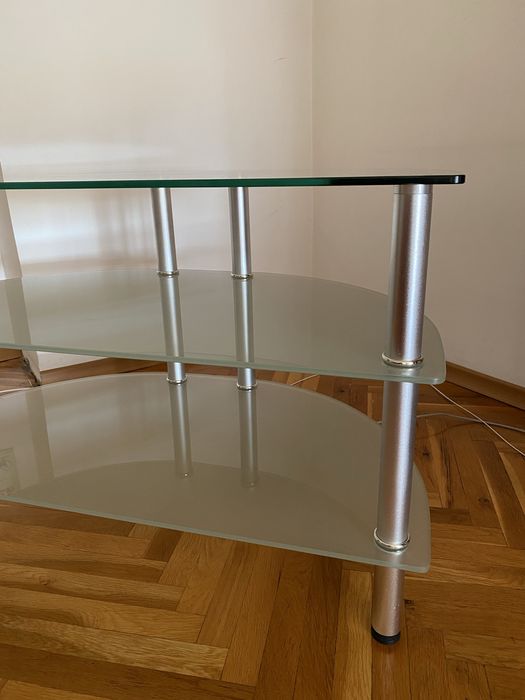 Стъклена тв маса