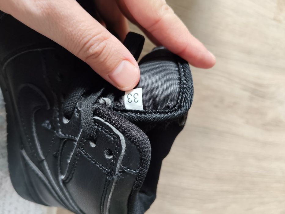 Продам новые зимние ботинки