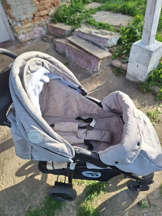 количка за бебе...