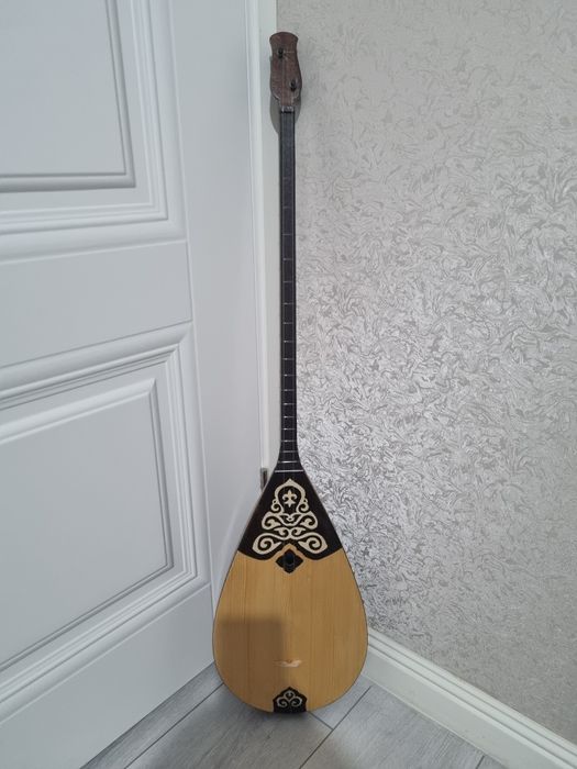 Кәсіби Домбыра ( профессиональная Домбра)