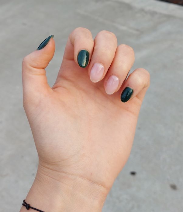 Manichiura cu oja semipermanenta