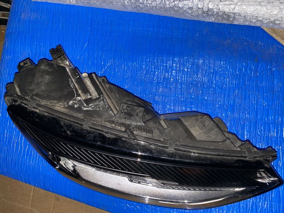 Far Audi A4 B9 8W facelift 2020 - 2023 faruri stanga dreapta