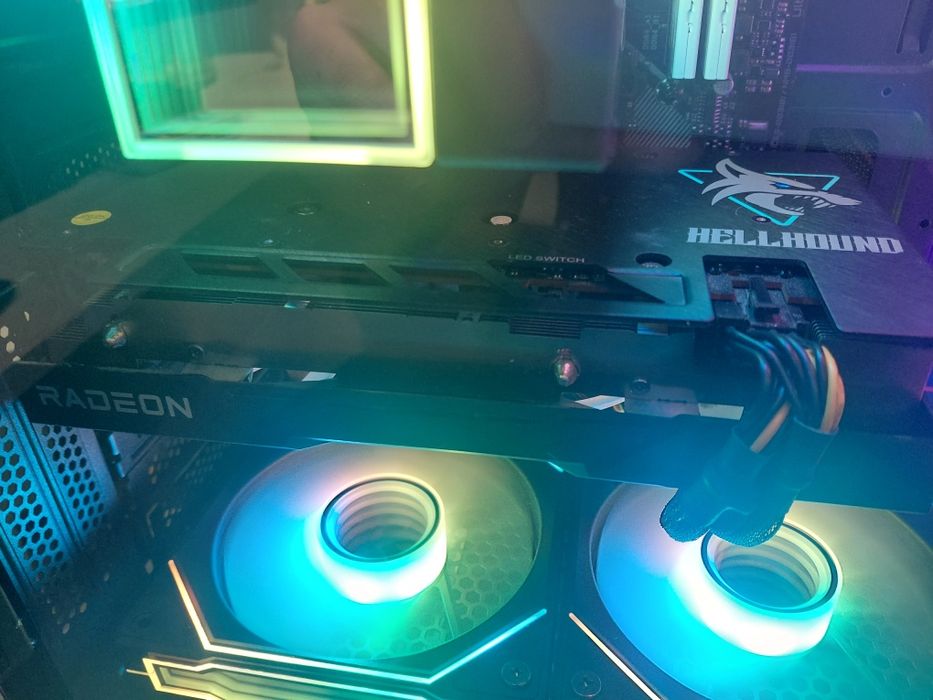 AMD RX 6600 Hellhound